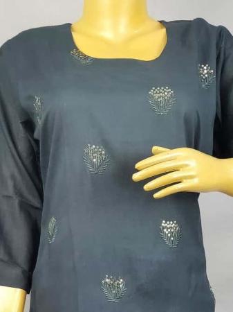 Kurti With Floral Embrodery